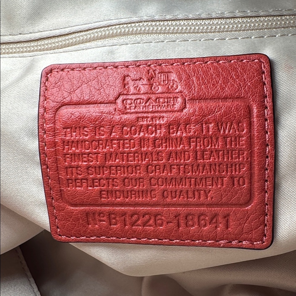 Coach Madison Leather Lindsey Satchel *Authentic* - Picture 3 of 16